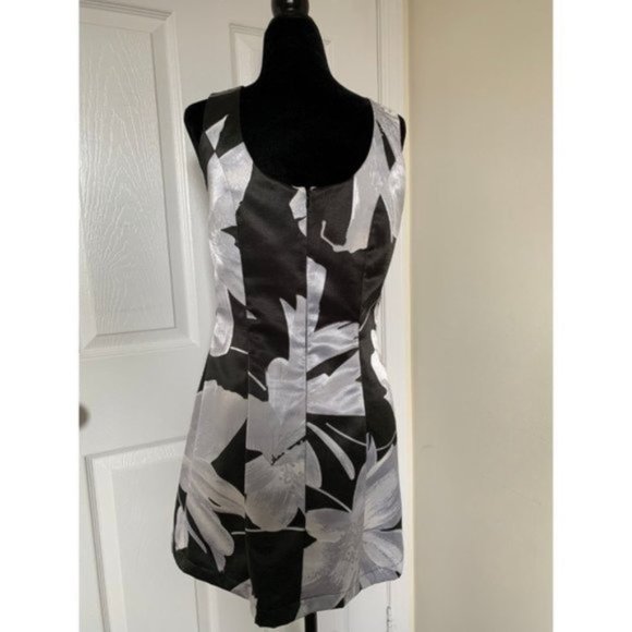 Black And Silver Floral Dress - Picture 2 of 3